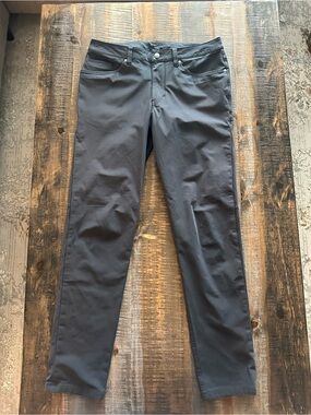 lululemon athletica Men's Charcoal Gray ABC pant